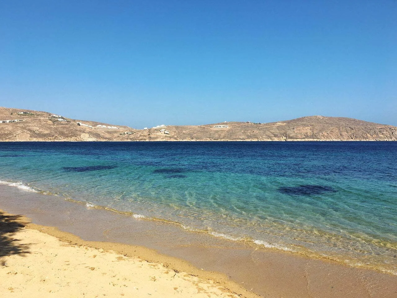 Vassilia on the beach_Livadakia_Serifos